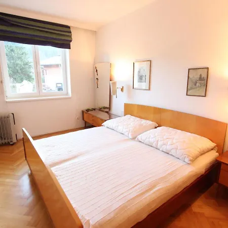 Nicely Located In Apartment